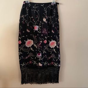 VINTAGE GAP Embroidered Floral Boho Fringe Skirt
